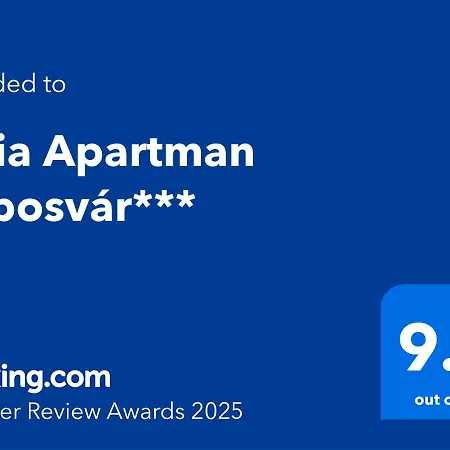 Julia Kaposvar*** * Kaposvár