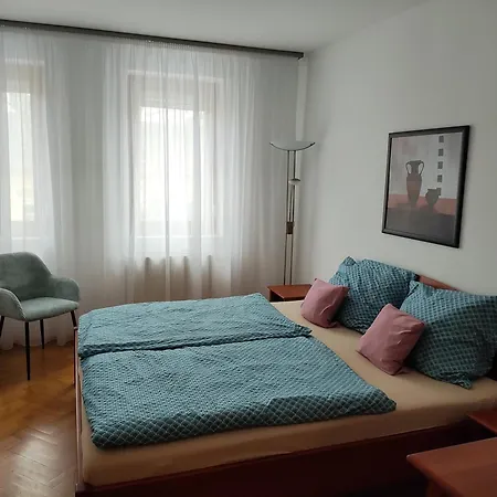 Julia Kaposvar*** Apartament Kaposvár