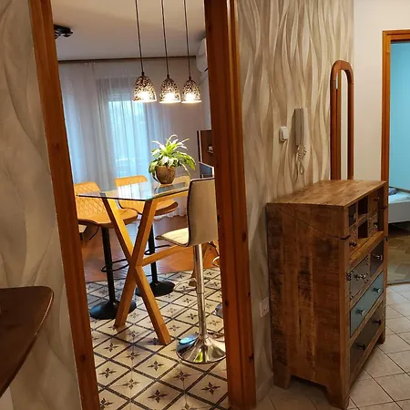 Apartament Julia Kaposvar*** *